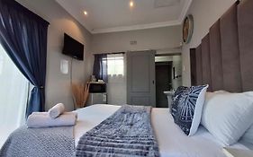 Or Tambo Stay Unit 2